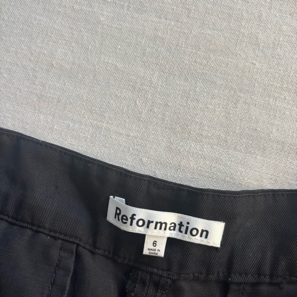 Reformation Mason High Rise Shorts Black Tencel Tailored Size 6 - Picture 3 of 9